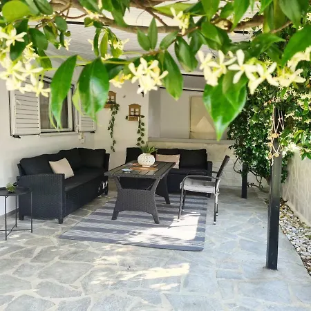 Mom's Seaside Karianí